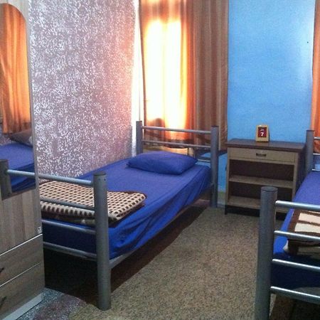 Huedaverdi Hostel Мерсин Екстериор снимка